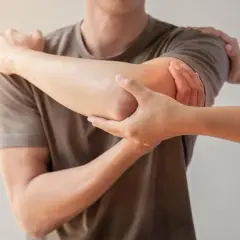 Czy rehabilitacja boli? Poznaj prawdę o bólu podczas terapii