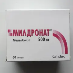 Opakowanie leku Mildronat 500 mg, zawierające 60 kapsułek. Meldonium to substancja czynna tego preparatu.