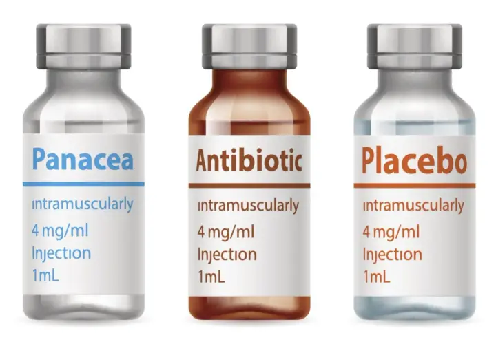 Trzy fiolki z lekami: "Panacea", "Antibiotic" i "Placebo". Zastanawiasz się, placebo co to? To substancja bez działania leczniczego.