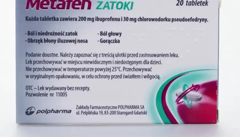 Opakowanie leku Metafen Zatoki, zawierającego pseudoefedrynę, na ból i niedrożność zatok, obrzęk błony śluzowej nosa, ból głowy i gorączkę. 20 tabletek.