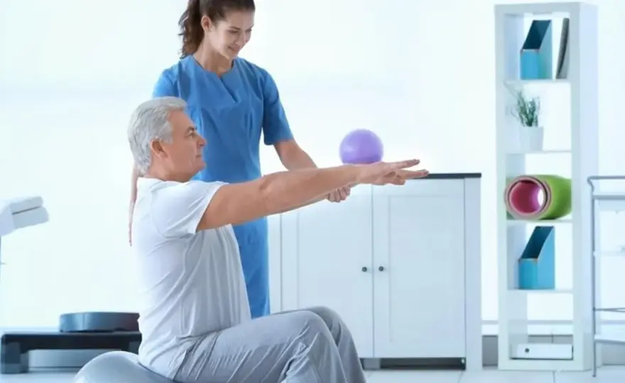 Jak się pisze rehabilitacja? Uniknij najczęstszych błędów w pisowni
