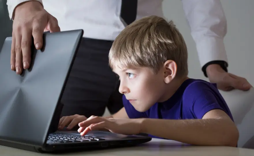 Uzależnienie od internetu - Rozpoznaj i odzyskaj kontrolę