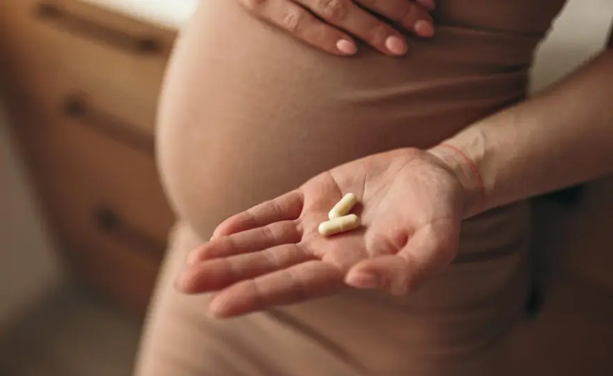Ampicylina - Antybiotyk. Kiedy działa, jak stosować bezpiecznie?