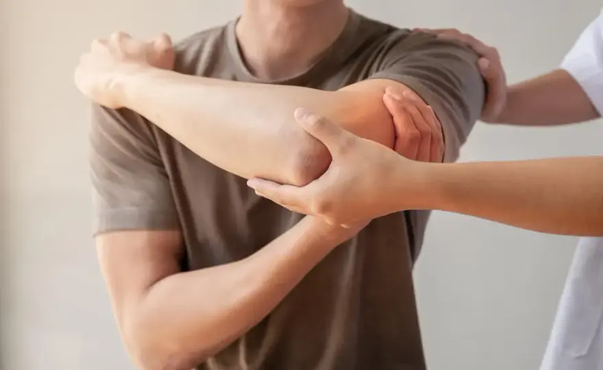 Czy rehabilitacja boli? Poznaj prawdę o bólu podczas terapii