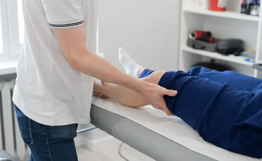 Fizjoterapia ambulatoryjna: Co to jest i jak działa? Przewodnik NFZ